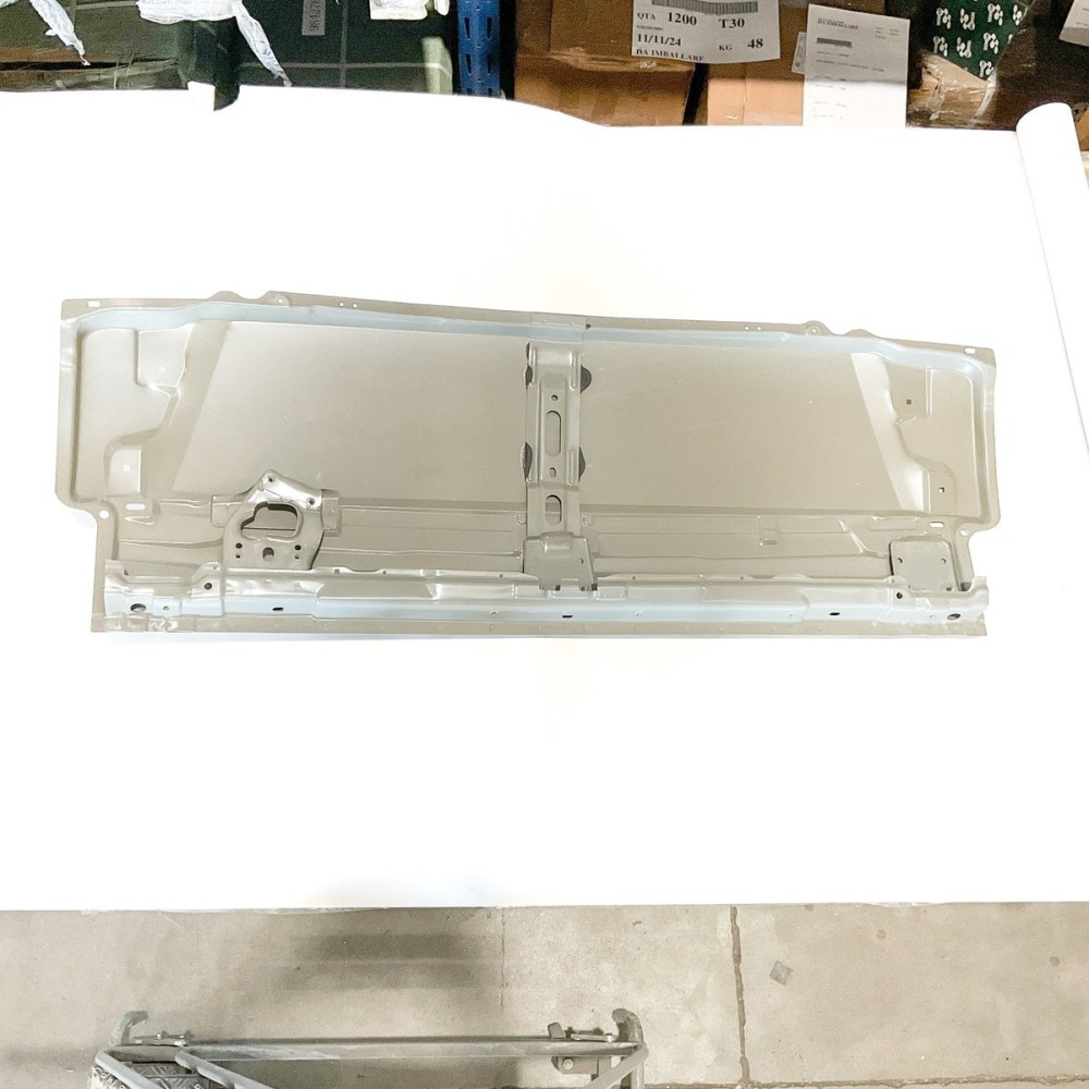 ISUZU NLR-NMR35 - Carrocería