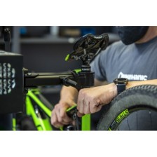 1693.1M- Mordaza ajustable para taller Master