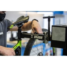 1693.1M- Mordaza ajustable para taller Master