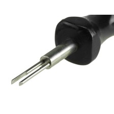 Herramienta de liberación de conector plano asimétrico de 2,8 mm. Dimensiones de la herramienta: 4,4 x 2,8 mm.