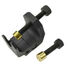 Extractor universal de brazos de limpiaparabrisas con 2 husillos de ajuste continuo mediante resorte y ancho de mordaza variabl