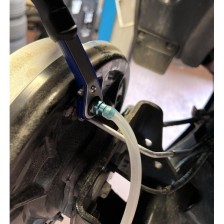 Juego de 8 vasos para purga de frenos de 7 mm a 12 mm con llave de carraca de 13 mm y válvula antirretorno integrada.