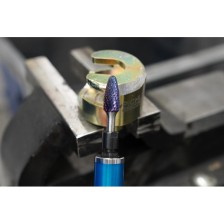 Amoladora angular micro de 30.000 rpm con juego de fresas de carburo, corte transversal, 10 piezas.